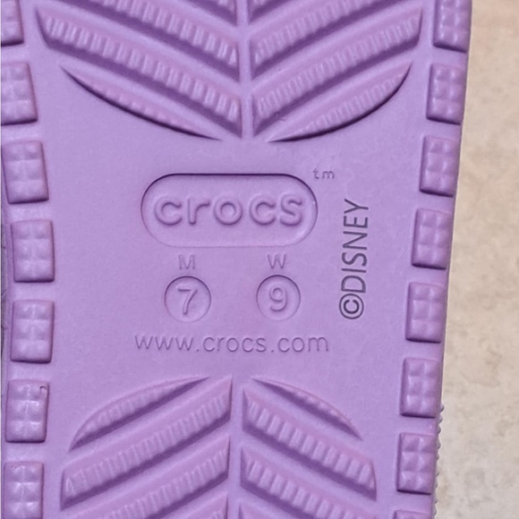 Crocs Disney Minnie Mouse & Daisy Classic Cozzzy Sandals - Women's size 9 - Picture 7 of 7